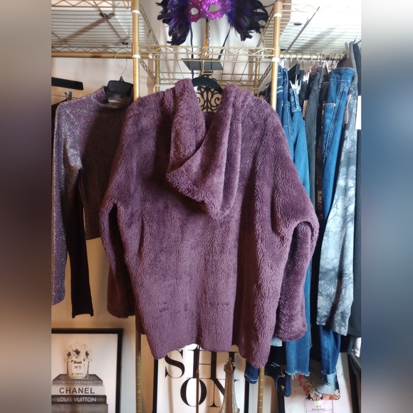 Jacket. Hooded Teddy Bear Fur. Size: LG. Color: Purple. Like New. - Picture 5 of 9